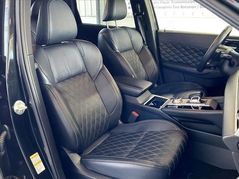 Used 2024 Mitsubishi Outlander SEL image 24