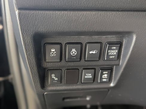 Used 2017 Nissan Pathfinder Platinum w/ Cargo Package image 38