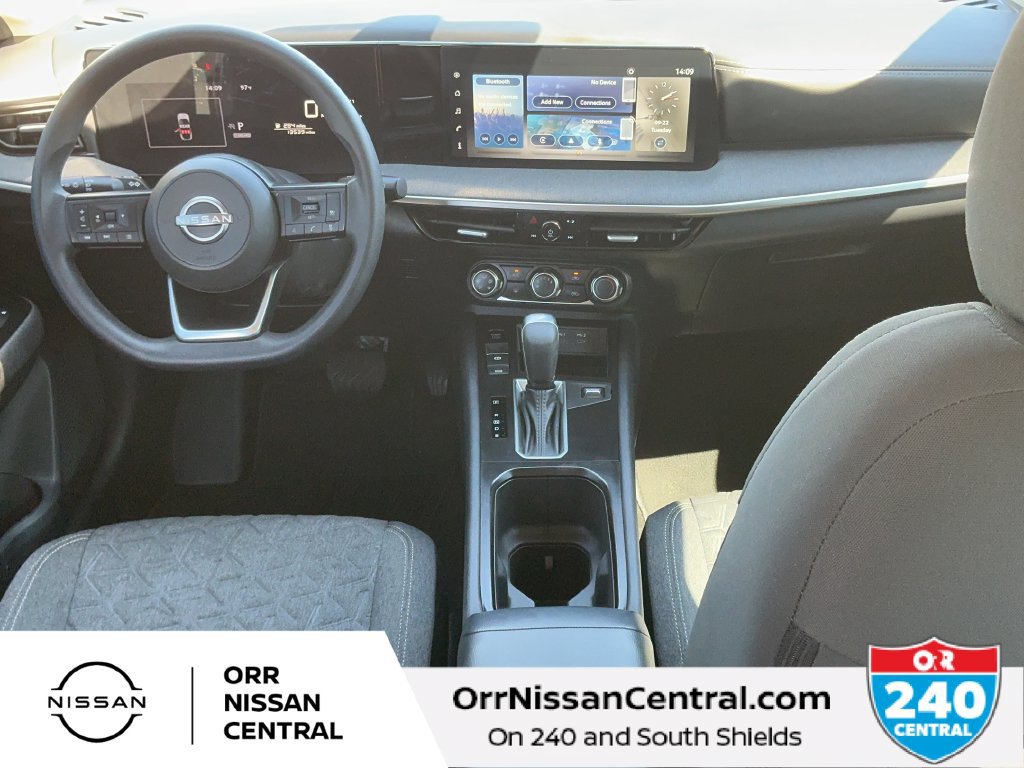 Used 2025 Nissan Kicks SV FWD image 15