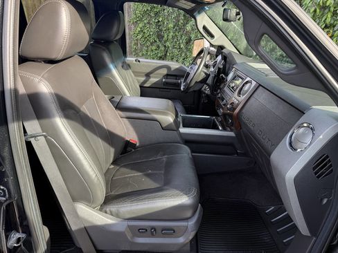 Used 2011 Ford F350 Lariat w/ Chrome Pkg image 15