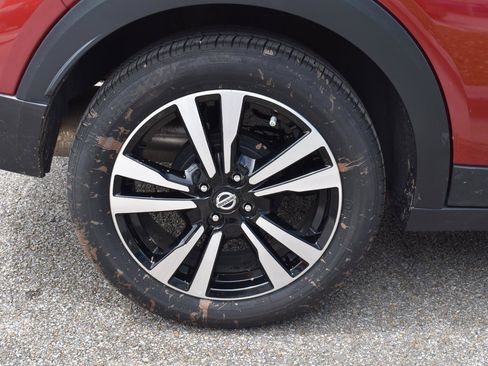 Used 2020 Nissan Kicks SR image 13