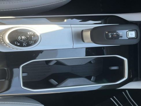 New 2026 Mitsubishi Outlander SE FWD image 19