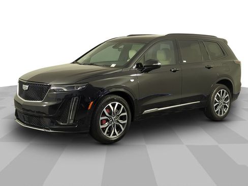 Used 2024 Cadillac XT6 Sport w/ Technology Package AWD/4WD image 2