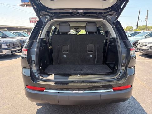 Used 2023 Jeep Grand Cherokee L Limited AWD/4WD image 7