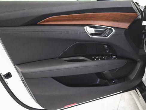 Used 2022 Audi e-tron GT Premium Plus image 8