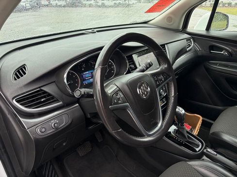 Used 2021 Buick Encore Preferred AWD/4WD image 14