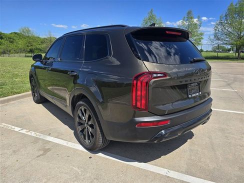 Used 2022 Kia Telluride S image 4