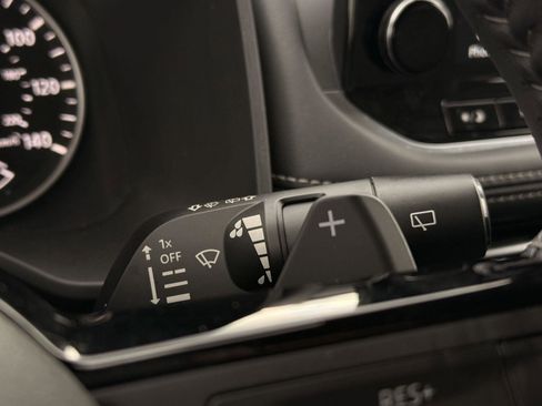 Used 2022 Nissan Rogue SL w/ SL Premium Package image 18