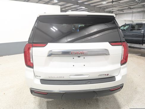 Used 2021 GMC Yukon AT4 w/ AT4 Premium Plus Package AWD/4WD image 4