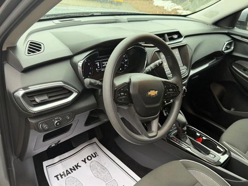 Used 2023 Chevrolet TrailBlazer LT FWD image 15