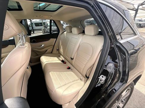 Used 2022 Mercedes-Benz GLC 300 4MATIC image 21