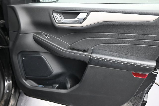 Used 2021 Ford Escape SE w/ SE Sport Appearance Package FWD image 13