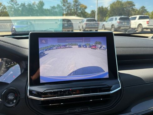 Used 2025 Jeep Compass Latitude w/ Altitude Special Edition image 22