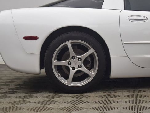 Used 2004 Chevrolet Corvette Base image 24