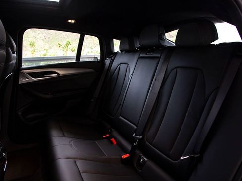 Certified 2025 BMW X4 xDrive30i image 21