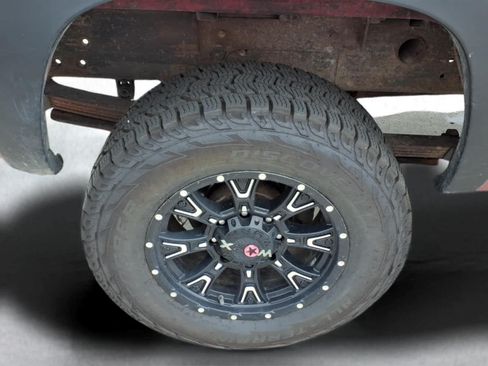 Used 2003 GMC Sierra 2500 SLE w/ Skid Plate Package AWD/4WD image 5