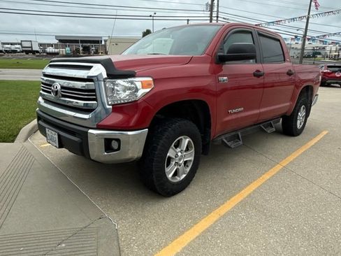 Used 2017 Toyota Tundra SR5 w/ SR5 Upgrade Package AWD/4WD image 2