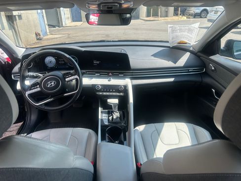 Used 2023 Hyundai Elantra Limited FWD image 14