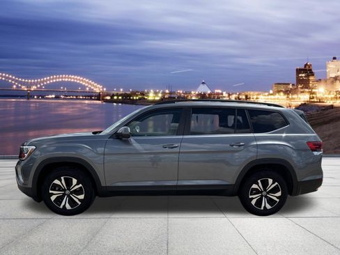 Certified 2025 Volkswagen Atlas SE FWD image 2