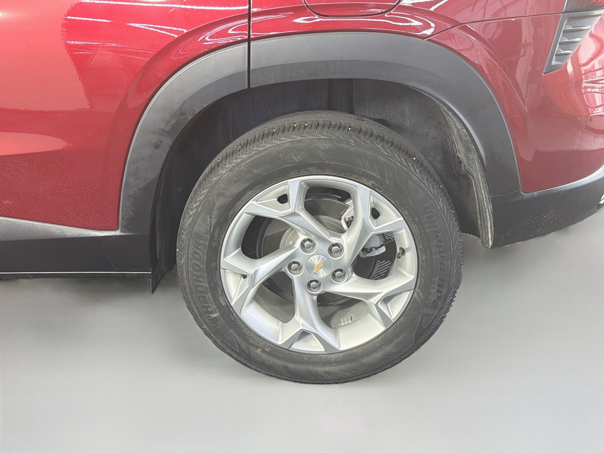 Used 2024 Chevrolet Trax LS w/ LS Convenience Package FWD image 11