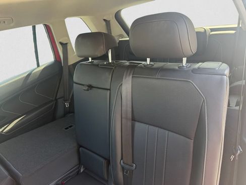 Certified 2022 Volkswagen Tiguan SE FWD image 13