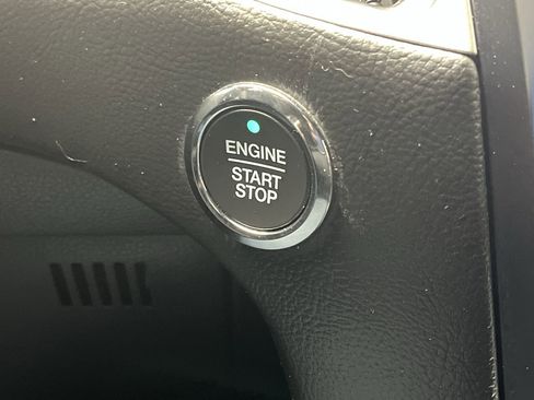 Used 2022 Ford Edge ST-Line image 19