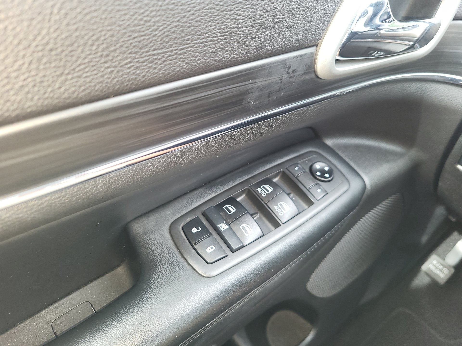 Used 2021 Jeep Grand Cherokee Limited AWD/4WD image 13
