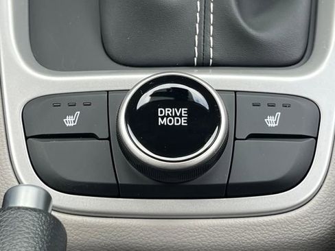 New 2026 Hyundai Venue SEL FWD image 31