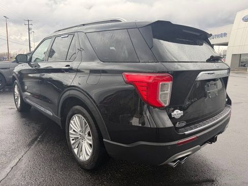 Used 2021 Ford Explorer King Ranch w/ Premium Technology Package image 3