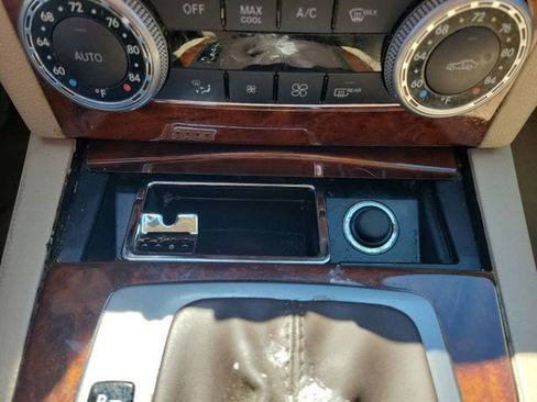 Used 2009 Mercedes-Benz C 300 Sedan image 26