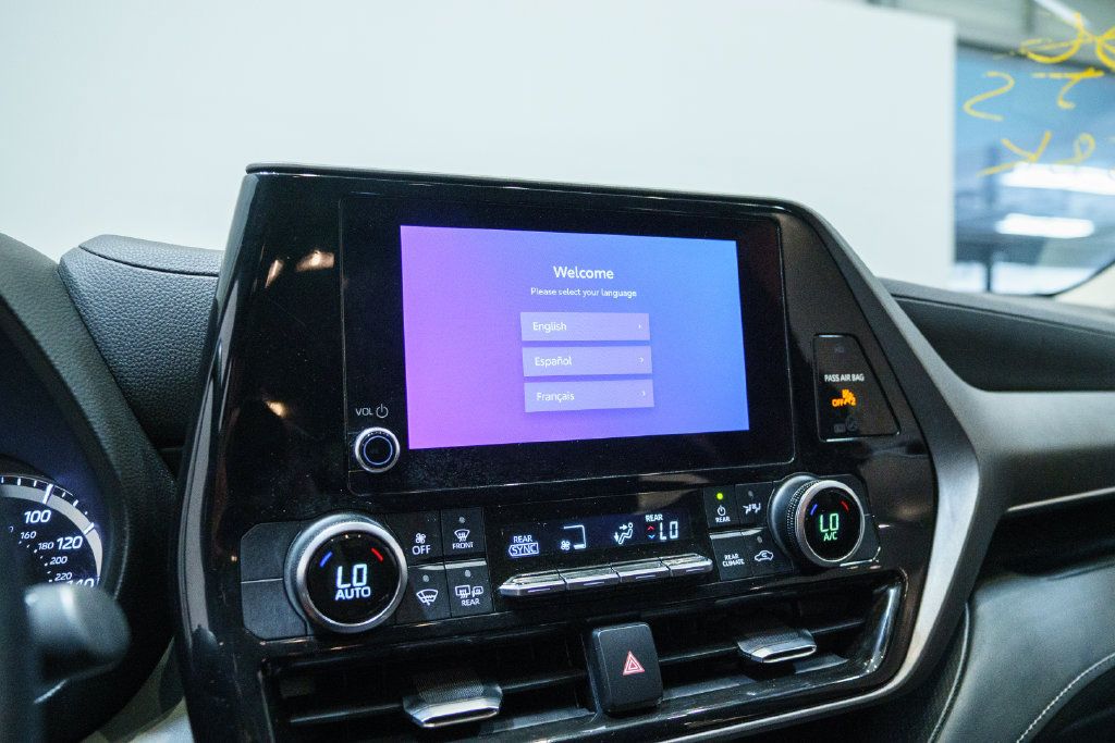 Used 2023 Toyota Highlander LE FWD image 20