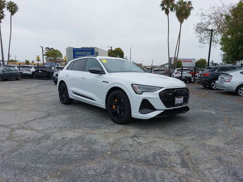 Used 2023 Audi e-tron Chronos AWD/4WD image 2