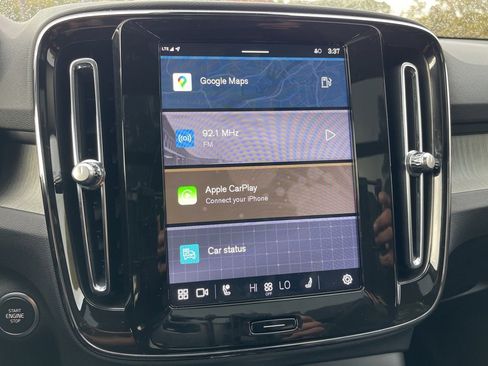 Used 2024 Volvo XC40 B5 Plus w/ Protection Package Premier image 10