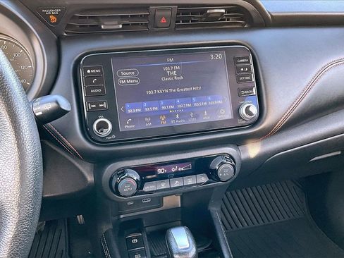 Used 2021 Nissan Kicks SR image 6