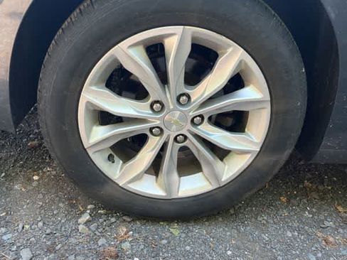 Used 2019 Chevrolet Malibu LT FWD image 13