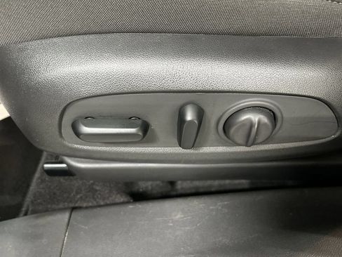 Used 2022 Chevrolet TrailBlazer LT w/ Confidence II Package FWD image 10