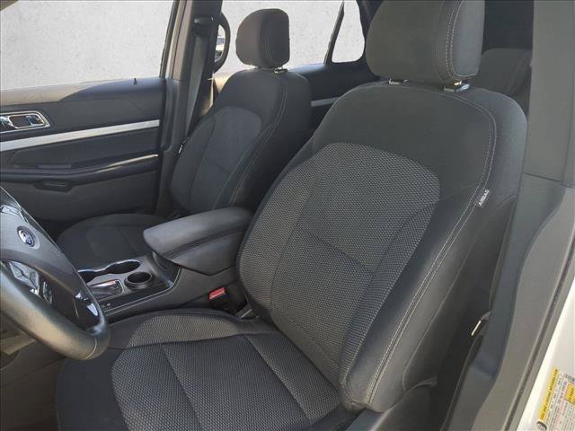 Used 2017 Ford Explorer XLT w/ Equipment Group 201A FWD image 16