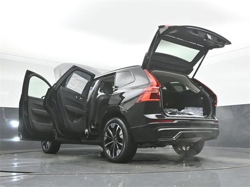 New 2026 Volvo XC60 B5 Plus w/ Protection Package Premier image 57
