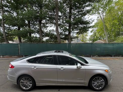 Used 2014 Ford Fusion SE w/ Equipment Group 502A FWD image 4