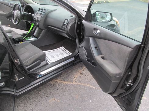 Used 2010 Nissan Altima 2.5 S FWD image 19