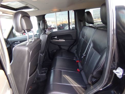 Used 2012 Jeep Liberty Limited Jet w/ Comfort/Convenience Group AWD/4WD image 10