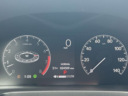 Used 2025 Honda Pilot TrailSport image 10