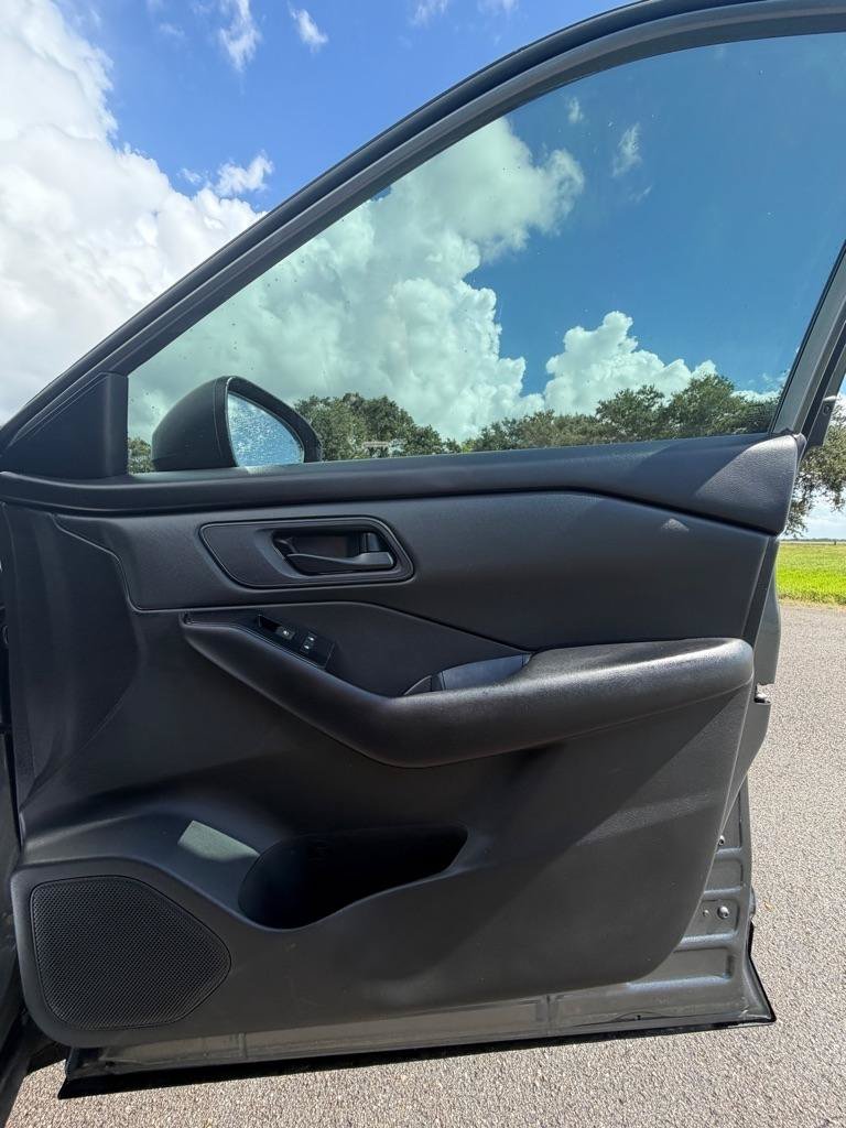 Used 2024 Nissan Rogue S FWD image 13