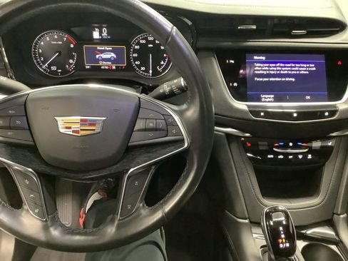 Used 2021 Cadillac XT5 Premium Luxury image 12