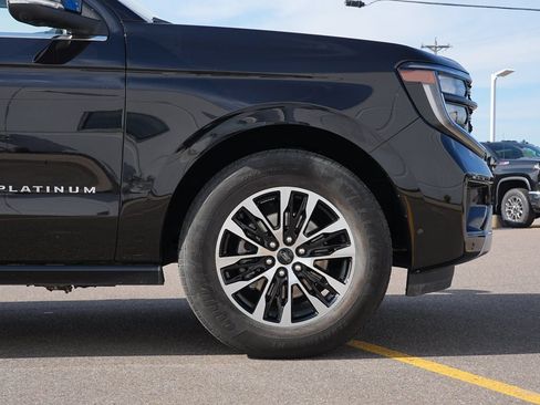 Used 2025 Ford Expedition Platinum AWD/4WD image 11