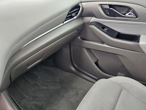 Used 2019 Chevrolet Traverse LT image 29