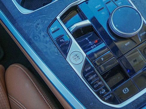 Used 2023 BMW X7 xDrive40i w/ Premium Package image 23