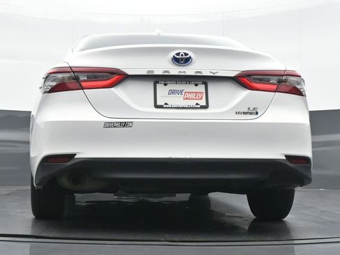 Used 2022 Toyota Camry LE image 12