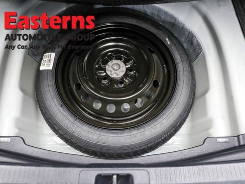 Used 2024 Toyota Camry SE image 23