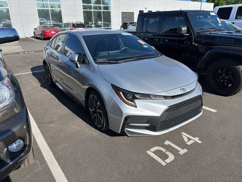 Used 2022 Toyota Corolla SE FWD image 5